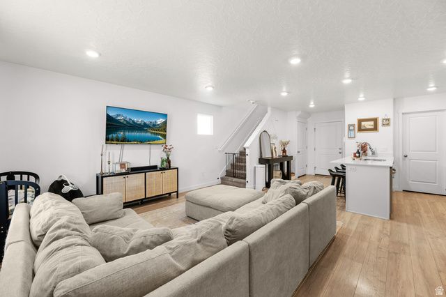 8608 W CORDERO DR, Magna, UT 84044