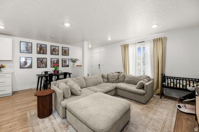 8608 W CORDERO DR, Magna, UT 84044