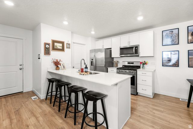 8608 W CORDERO DR, Magna, UT 84044