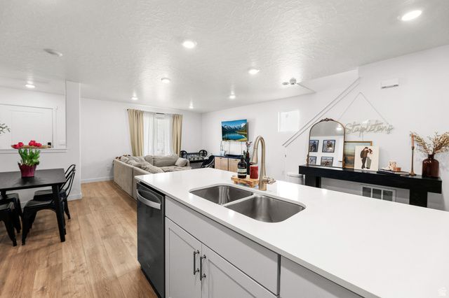 8608 W CORDERO DR, Magna, UT 84044
