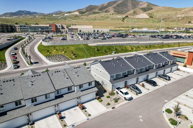 8608 W CORDERO DR, Magna, UT 84044