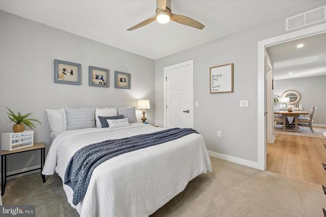 48 SENATORS WAY, Berlin, NJ 08009