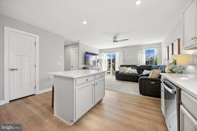 48 SENATORS WAY, Berlin, NJ 08009