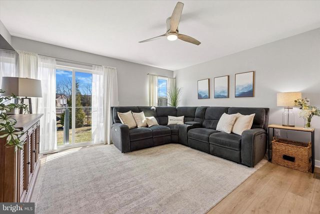 48 SENATORS WAY, Berlin, NJ 08009