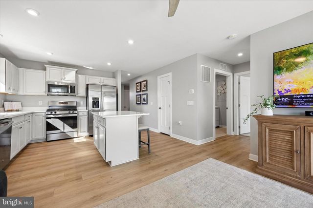 48 SENATORS WAY, Berlin, NJ 08009