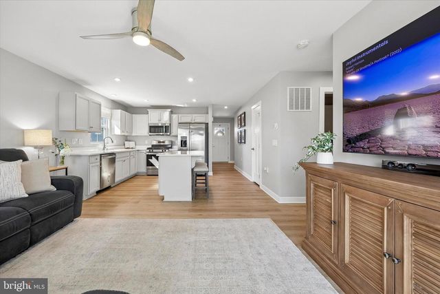 48 SENATORS WAY, Berlin, NJ 08009