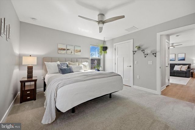 48 SENATORS WAY, Berlin, NJ 08009