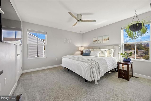 48 SENATORS WAY, Berlin, NJ 08009