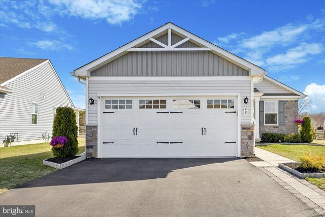 48 SENATORS WAY, Berlin, NJ 08009