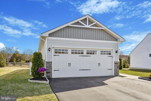 48 SENATORS WAY, Berlin, NJ 08009