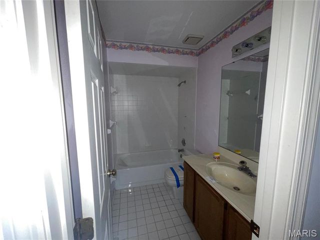 12 Scarlet Oak Court, Lake St Louis, MO 63367