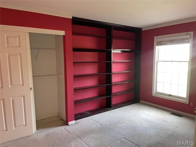 12 Scarlet Oak Court, Lake St Louis, MO 63367