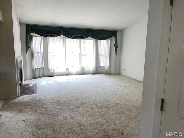 12 Scarlet Oak Court, Lake St Louis, MO 63367