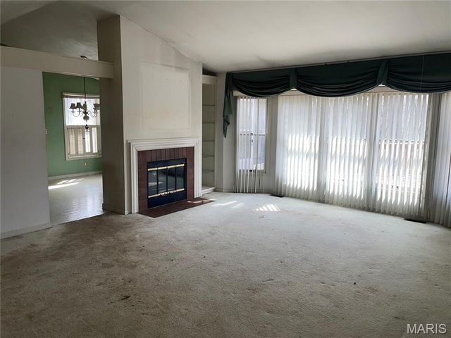 12 Scarlet Oak Court, Lake St Louis, MO 63367