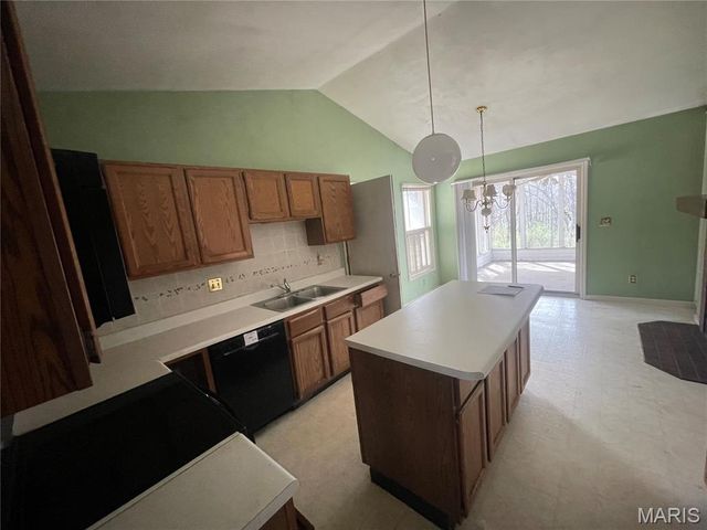 12 Scarlet Oak Court, Lake St Louis, MO 63367