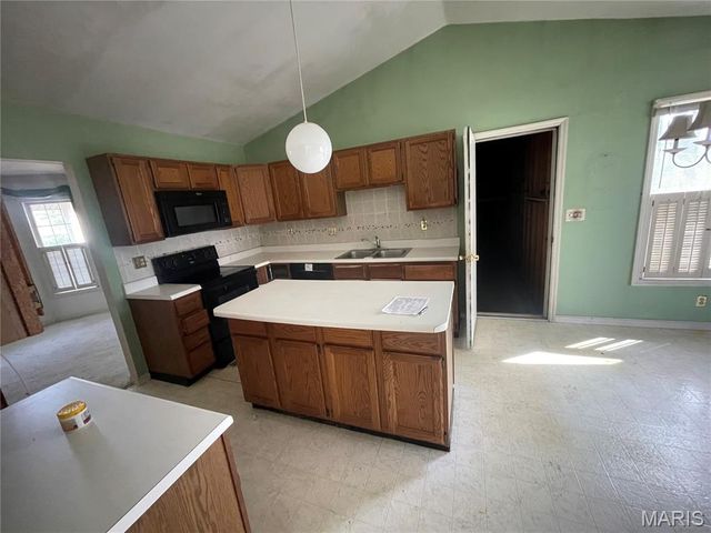 12 Scarlet Oak Court, Lake St Louis, MO 63367