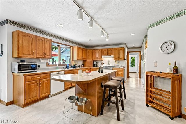 2660 S Medina Line Road, Wadsworth, OH 44281