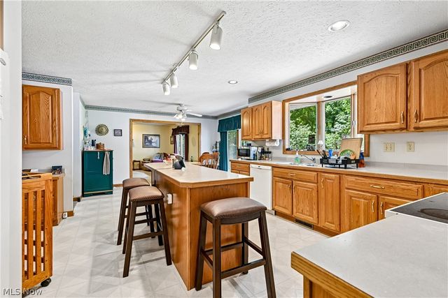 2660 S Medina Line Road, Wadsworth, OH 44281