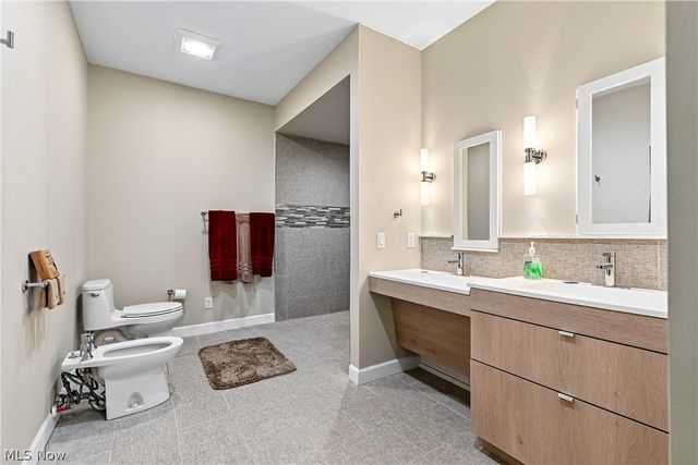 2660 S Medina Line Road, Wadsworth, OH 44281