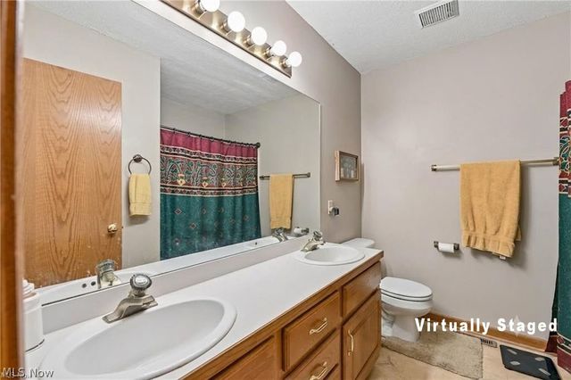 2660 S Medina Line Road, Wadsworth, OH 44281