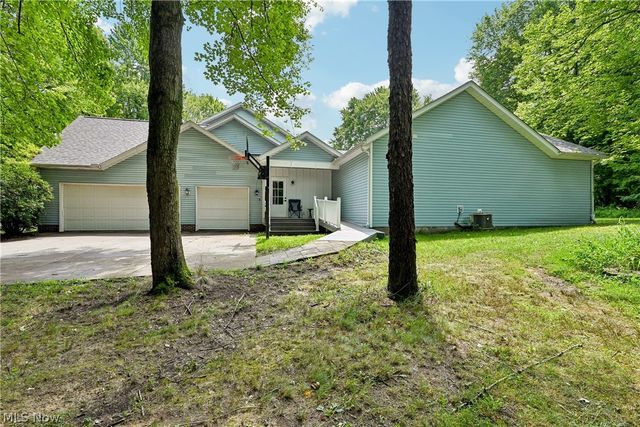 2660 S Medina Line Road, Wadsworth, OH 44281