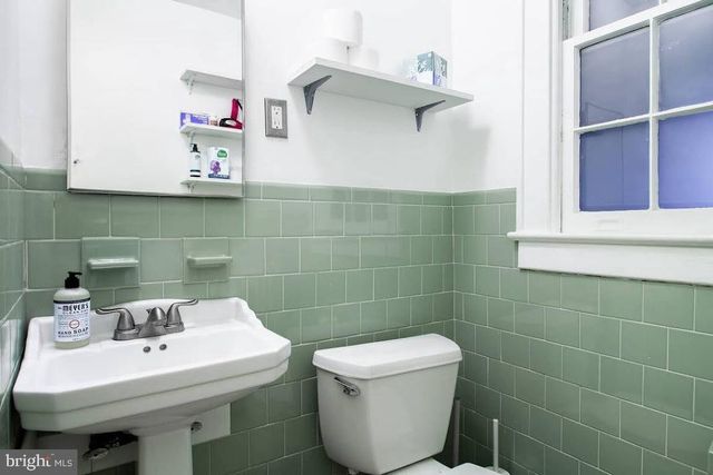 565 23RD PL NE, Washington, DC 20002