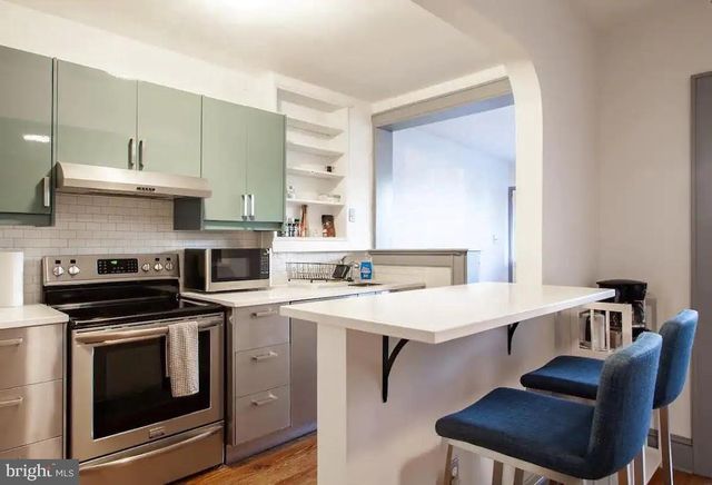 565 23RD PL NE, Washington, DC 20002