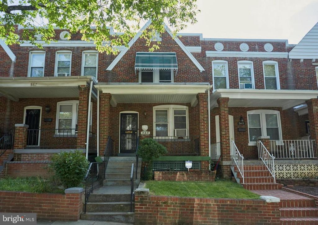 565 23RD PL NE, Washington, DC 20002
