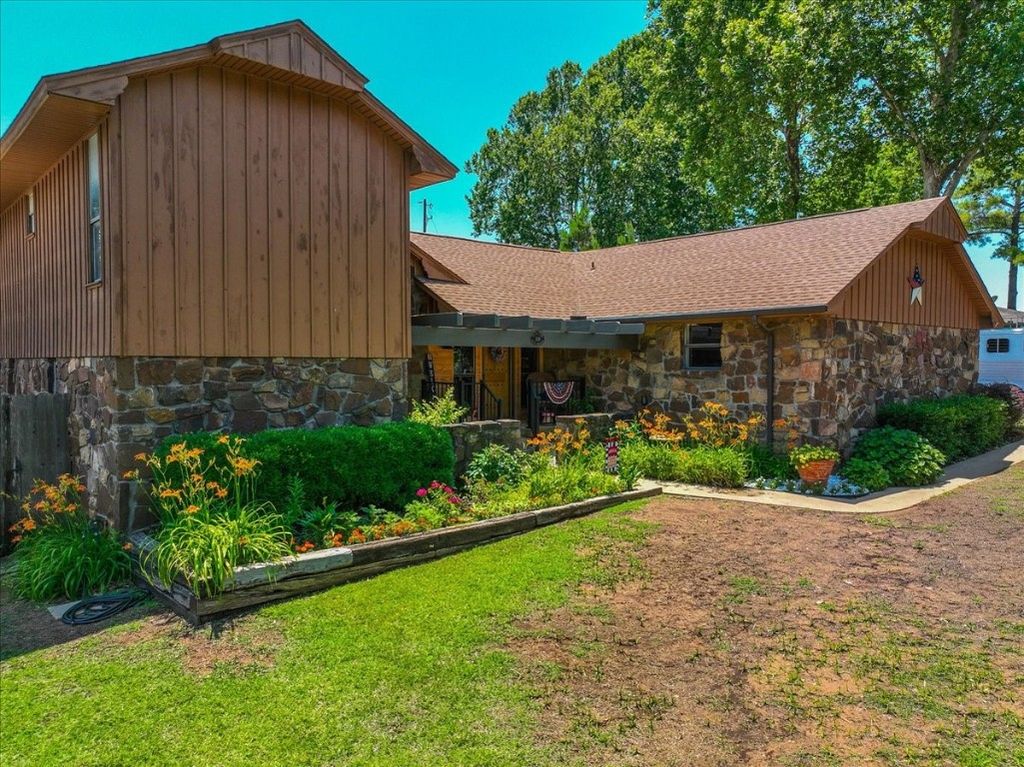 308 W Chickasaw Avenue, Washington, OK 73093