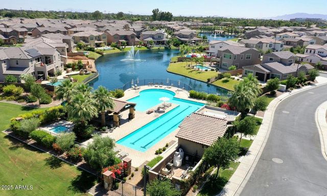 920 W GRAND CANYON Drive, Chandler, AZ 85248