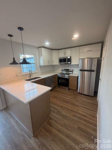 7539 Holly Grove Court, Charlotte, NC 28227