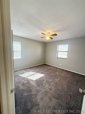 415 S 1st Street, Morris, OK 74445