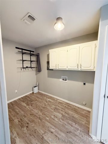 415 S 1st Street, Morris, OK 74445