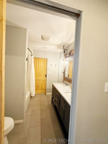 415 S 1st Street, Morris, OK 74445