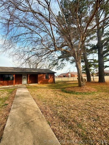 415 S 1st Street, Morris, OK 74445