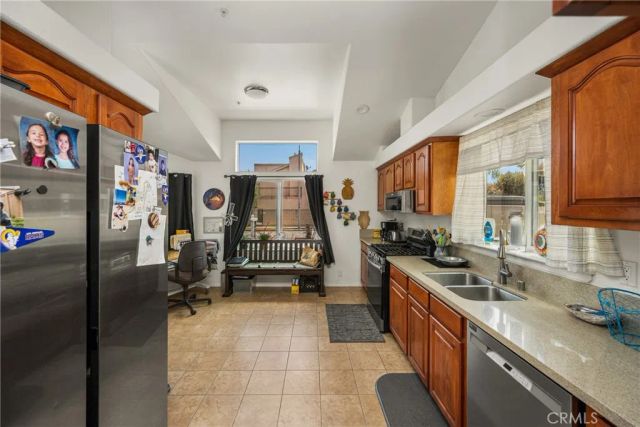 14041 B, Huntington Beach, CA 92647
