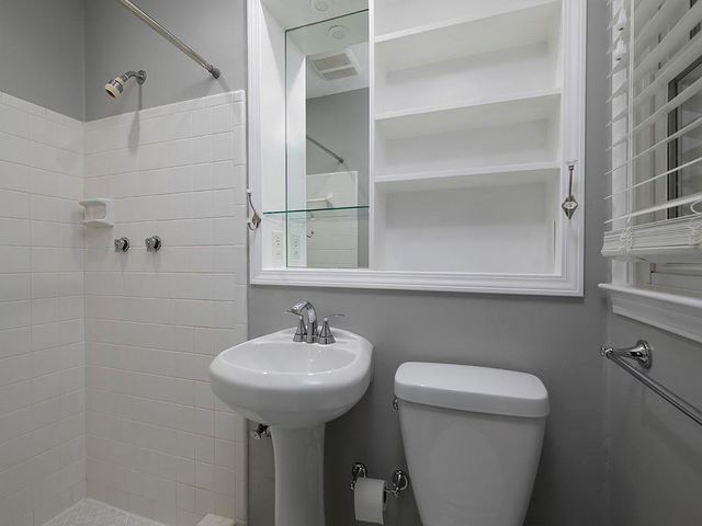 226 King David Drive SW, Lilburn, GA 30047