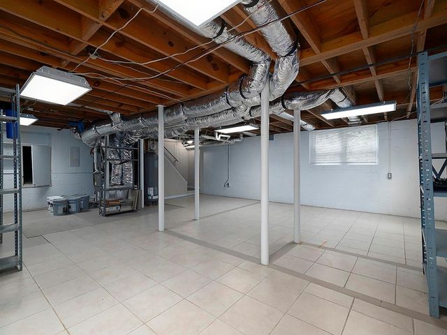 226 King David Drive SW, Lilburn, GA 30047