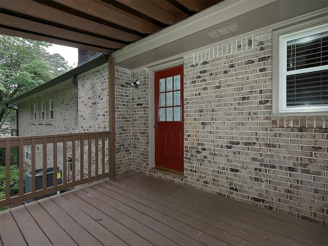 226 King David Drive SW, Lilburn, GA 30047