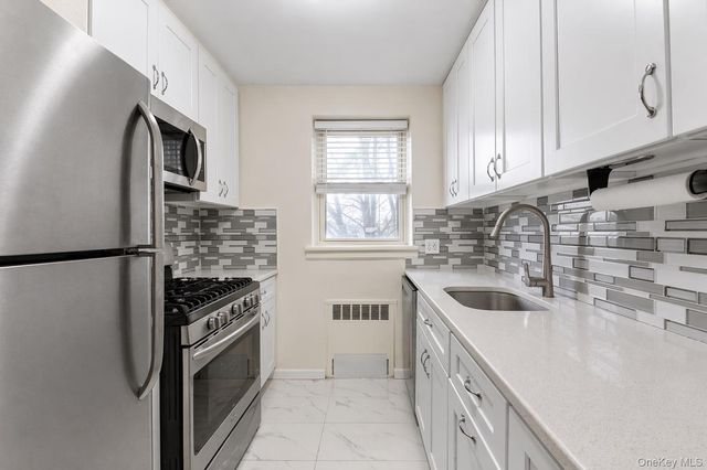 143-50 Hoover Avenue 304, Briarwood, NY 11435