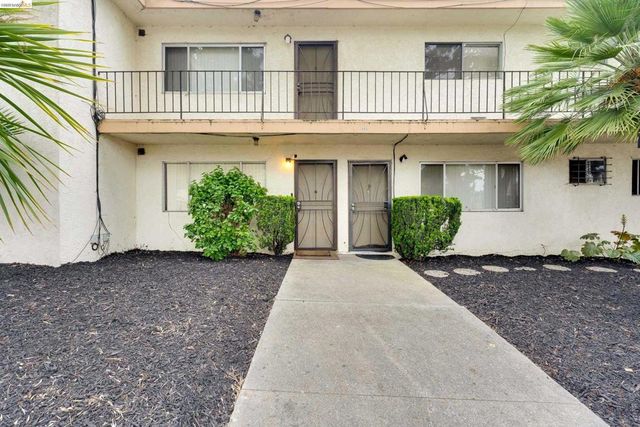 905 E 24Th St, Oakland, CA 94606