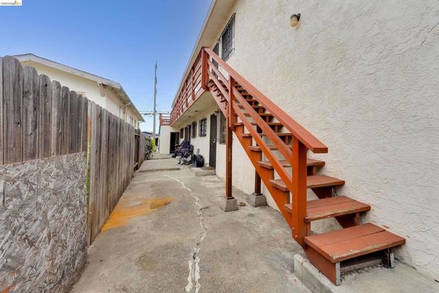 905 E 24Th St, Oakland, CA 94606