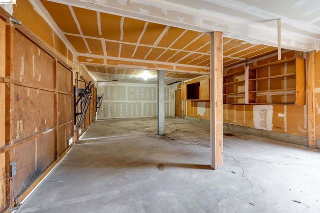 905 E 24Th St, Oakland, CA 94606