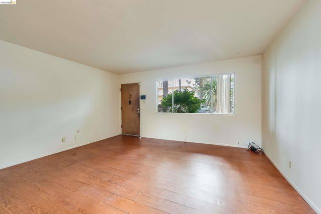 905 E 24Th St, Oakland, CA 94606