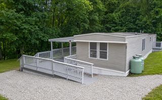85 Coffin Rd Trlr 20, Epping, NH 03042