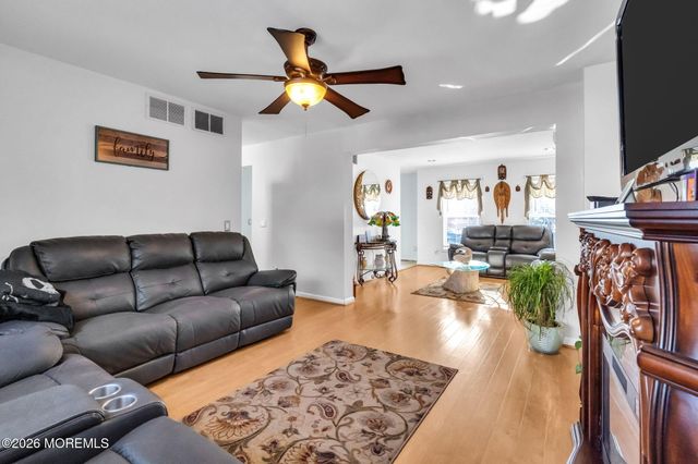 1041 6th Avenue, Toms River, NJ 08757