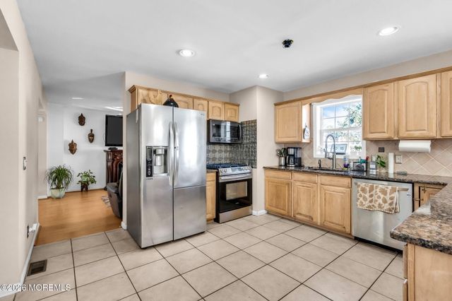 1041 6th Avenue, Toms River, NJ 08757