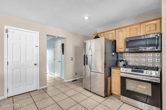 1041 6th Avenue, Toms River, NJ 08757