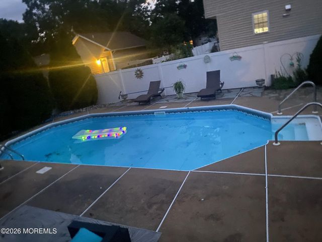 1041 6th Avenue, Toms River, NJ 08757