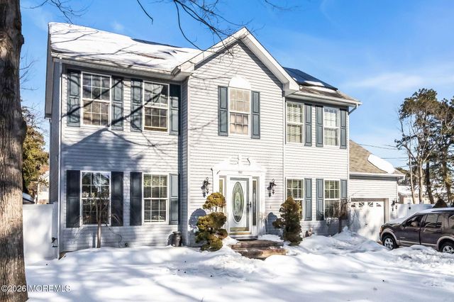 1041 6th Avenue, Toms River, NJ 08757